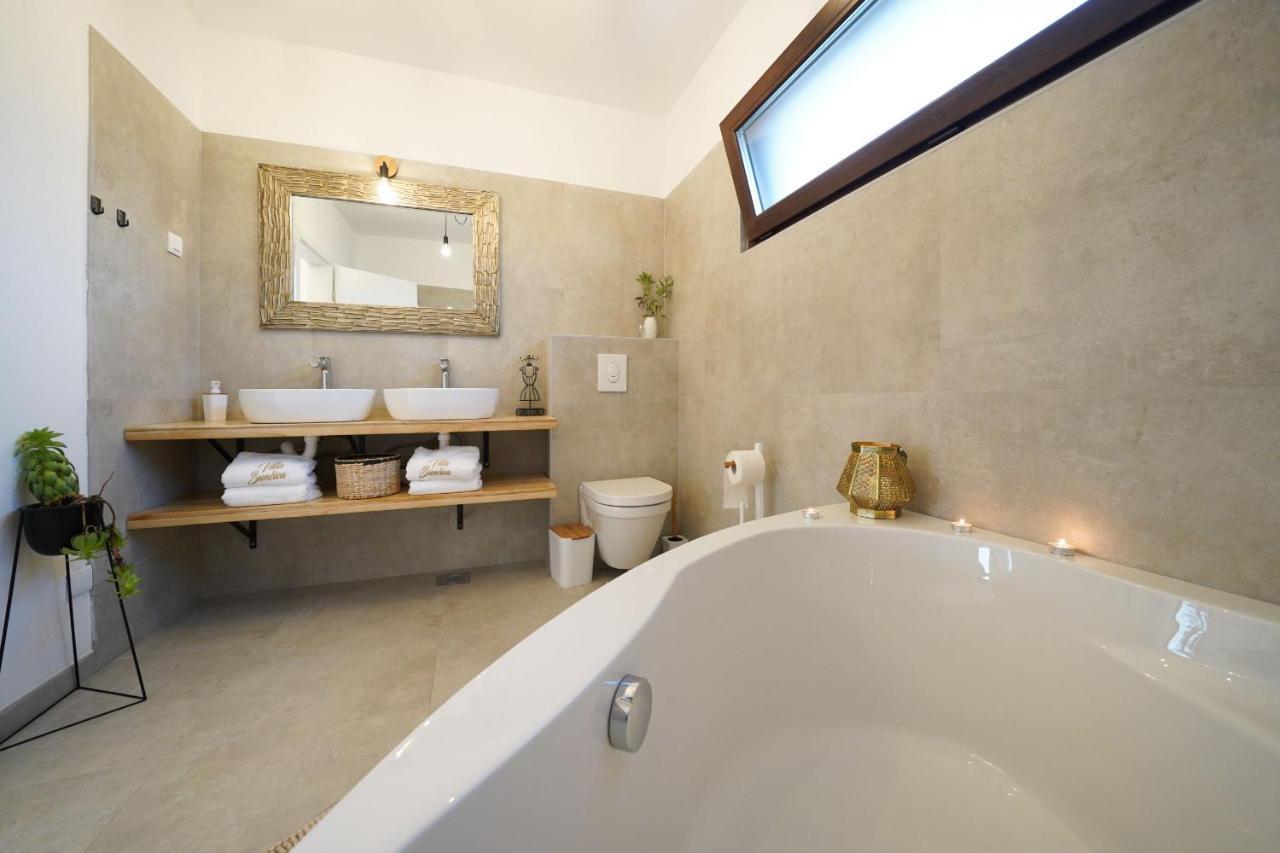 Villa Suncica Zadarvillas Sukosan Ngoại thất bức ảnh